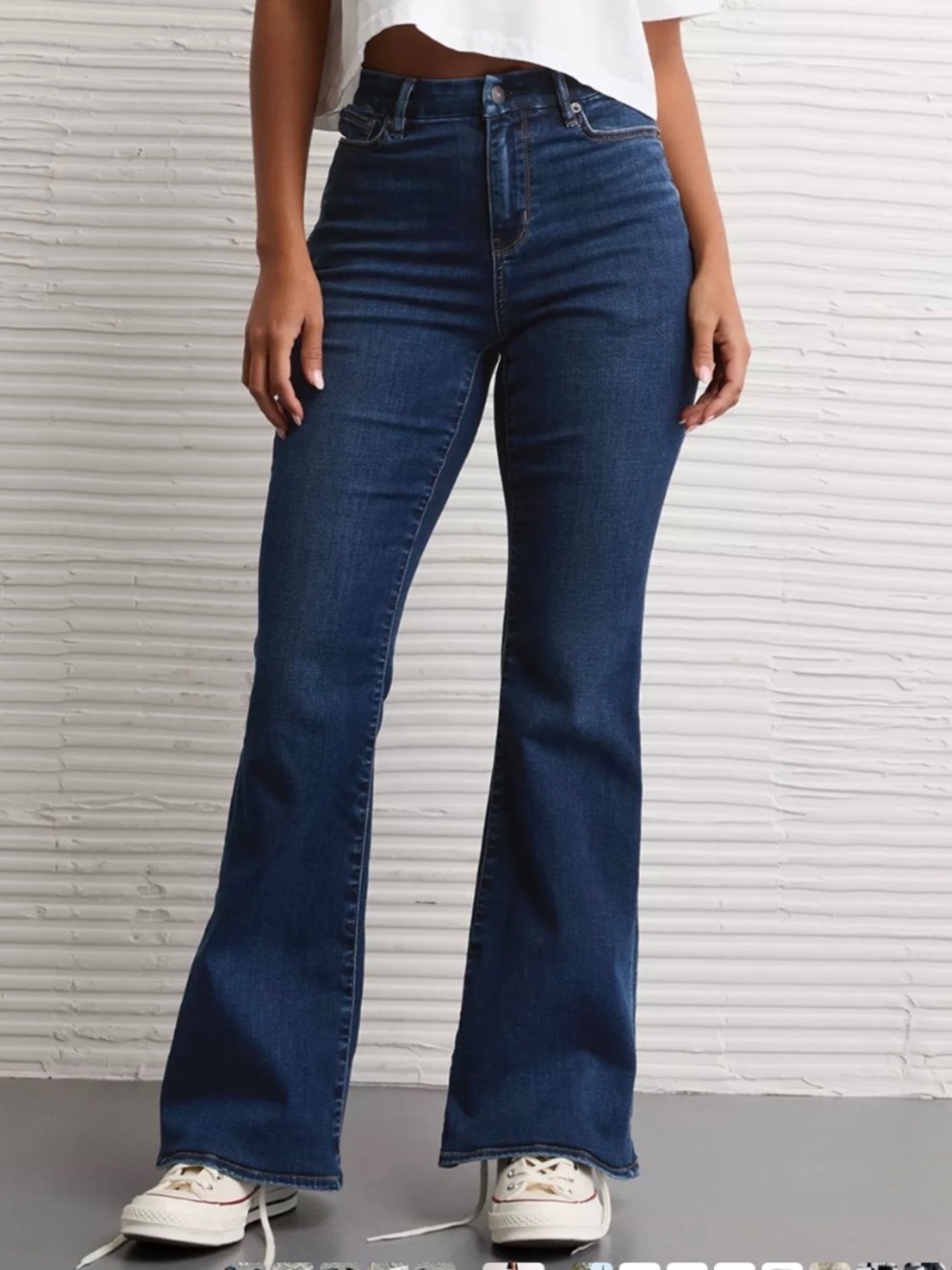 NWT Super high rise American Eagle Curvy Flare jeans Size 4 regular